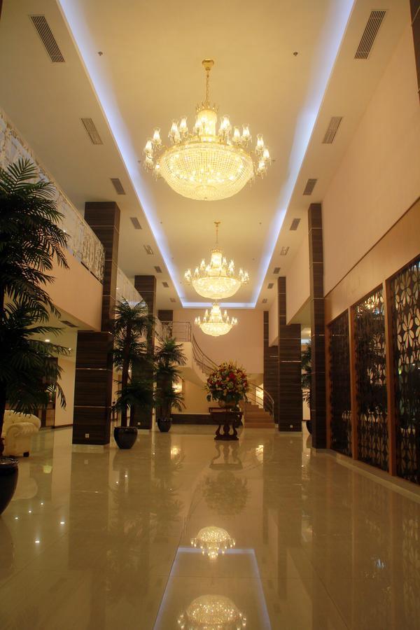 Sutanraja Hotel Kotamobagu Екстер'єр фото
